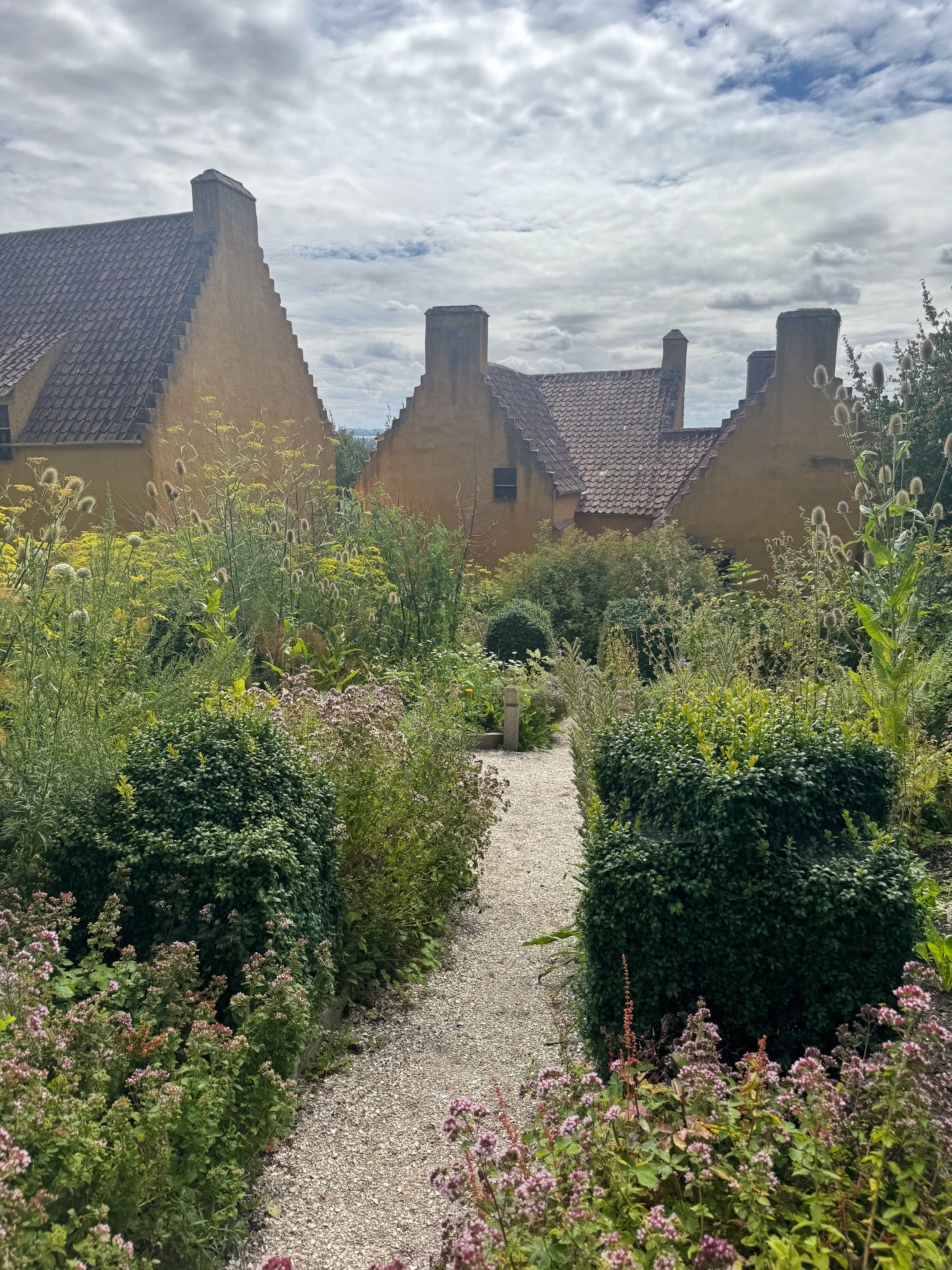 Culross Gardens