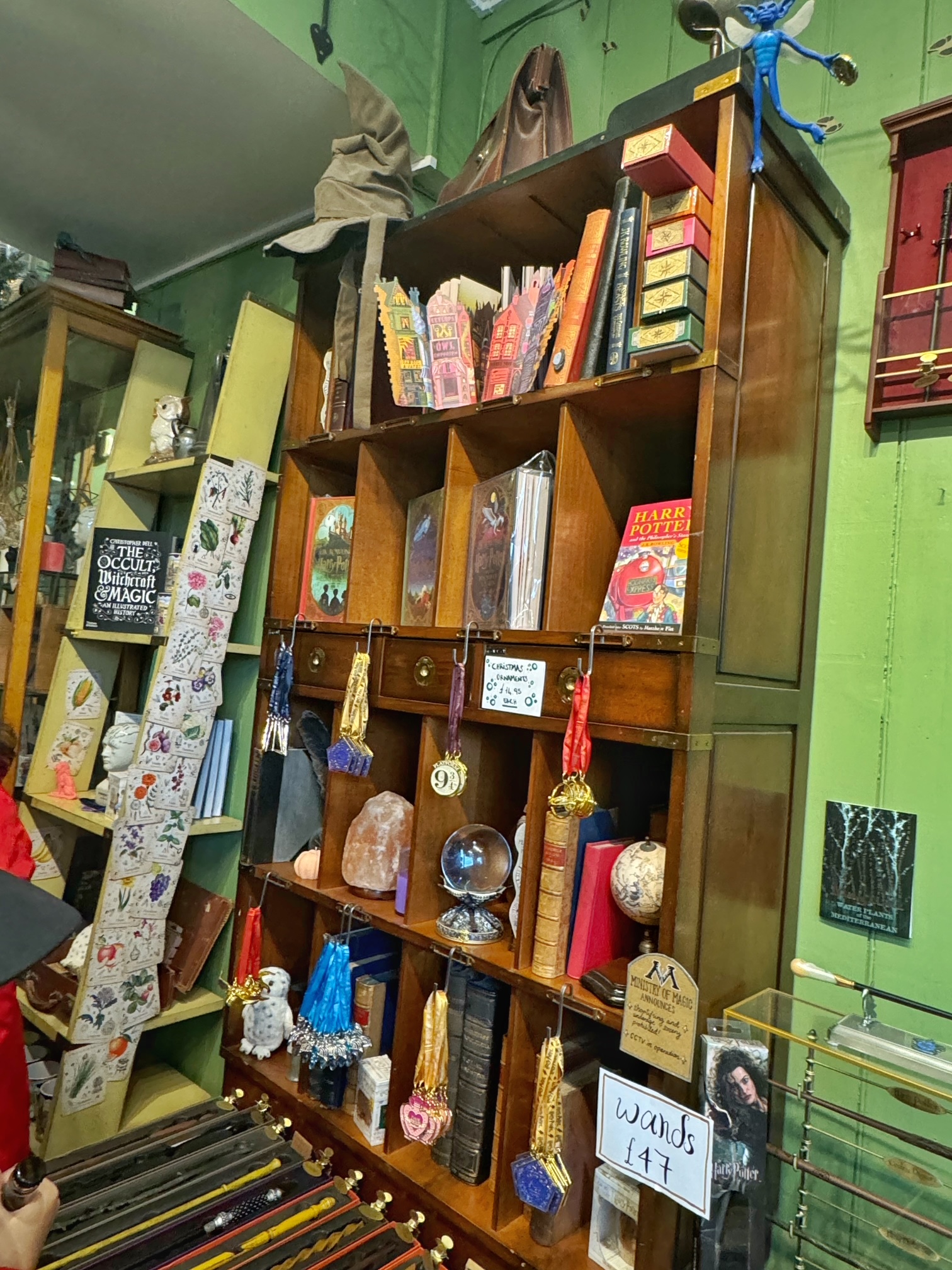Museum Context Bookshelf