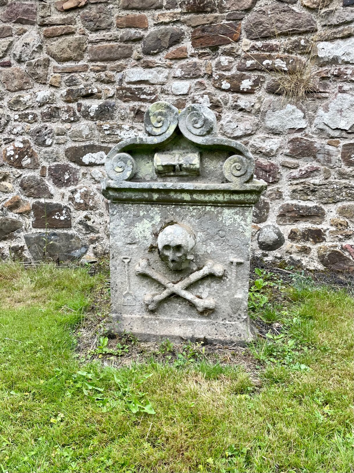 Temple Old Kirk Crossbones